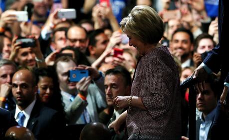 Hillary festeggia la vittoria 13