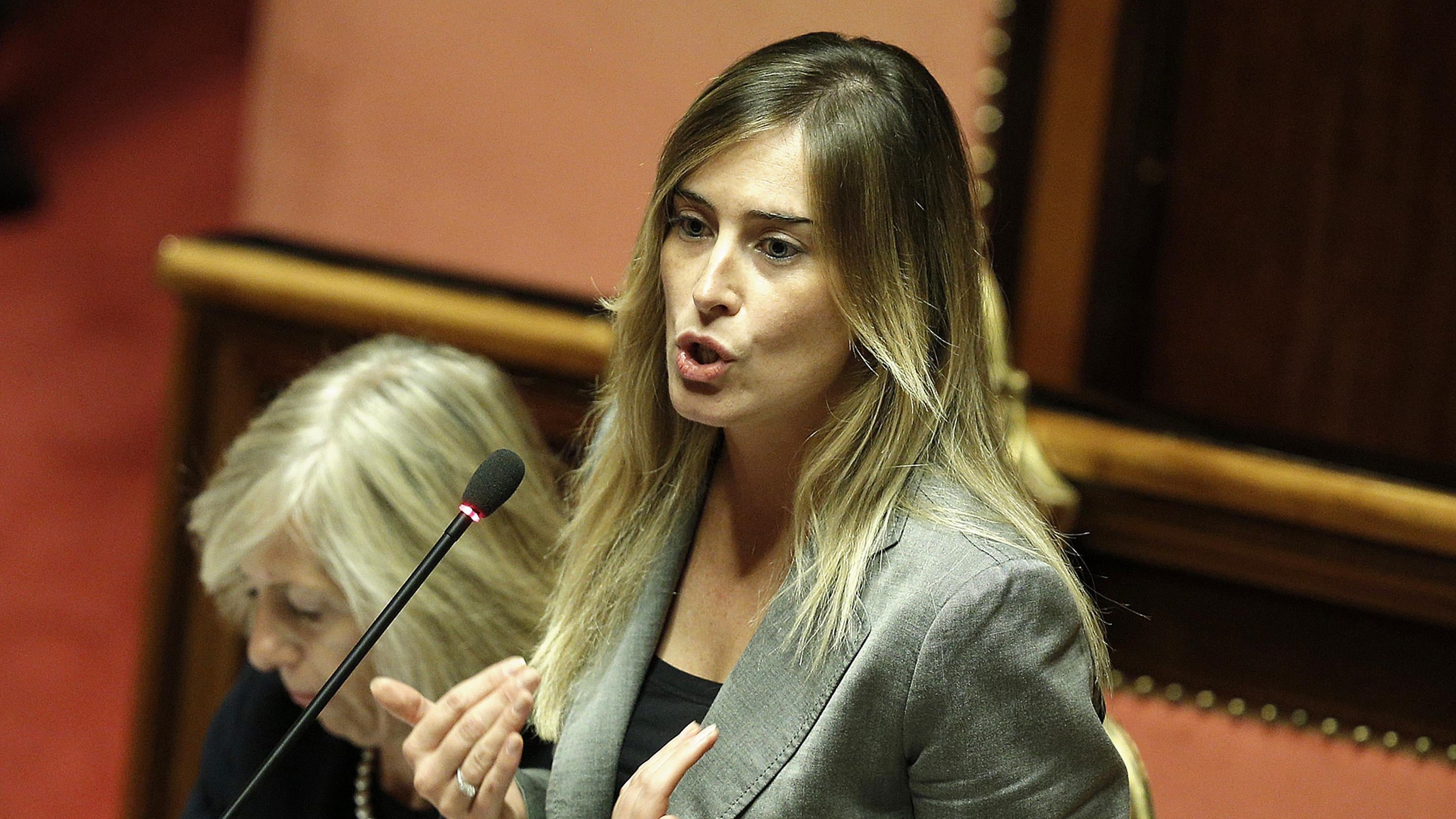 Riforme, Boschi contestata in Senato. Lei: "Ddl illiberale? Un'allucinazione"