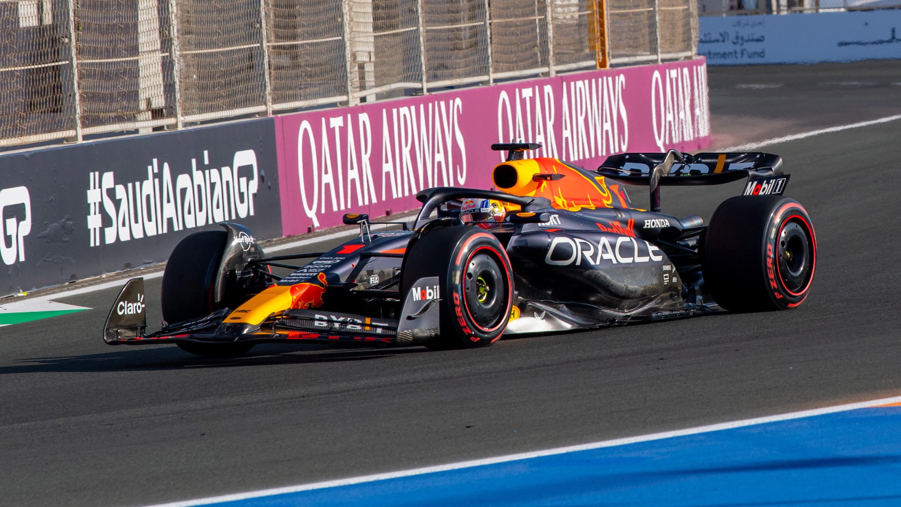 F1, Verstappen vola nelle prime libere del Gp d'Arabia. Ferrari lontane