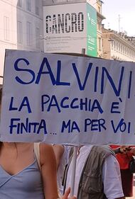 Stranieri e sinistra in corteo contro Salvini 13