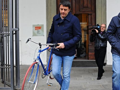 Un altro schiaffo ad Alfano: Renzi vuole votare a maggio