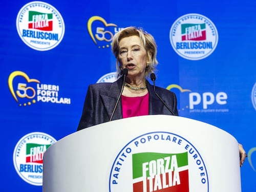 Affitti brevi: Bruxelles vuole la stretta, il centrodestra dice no