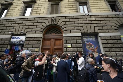 Andreotti, la folla sotto casa 4