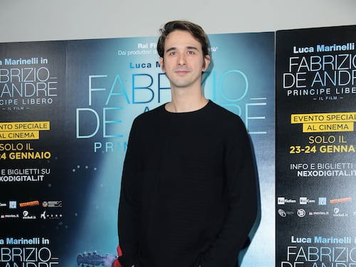 Davide Iacopini resta in terapia intensiva: quali sono le condizioni di salute dell’attore