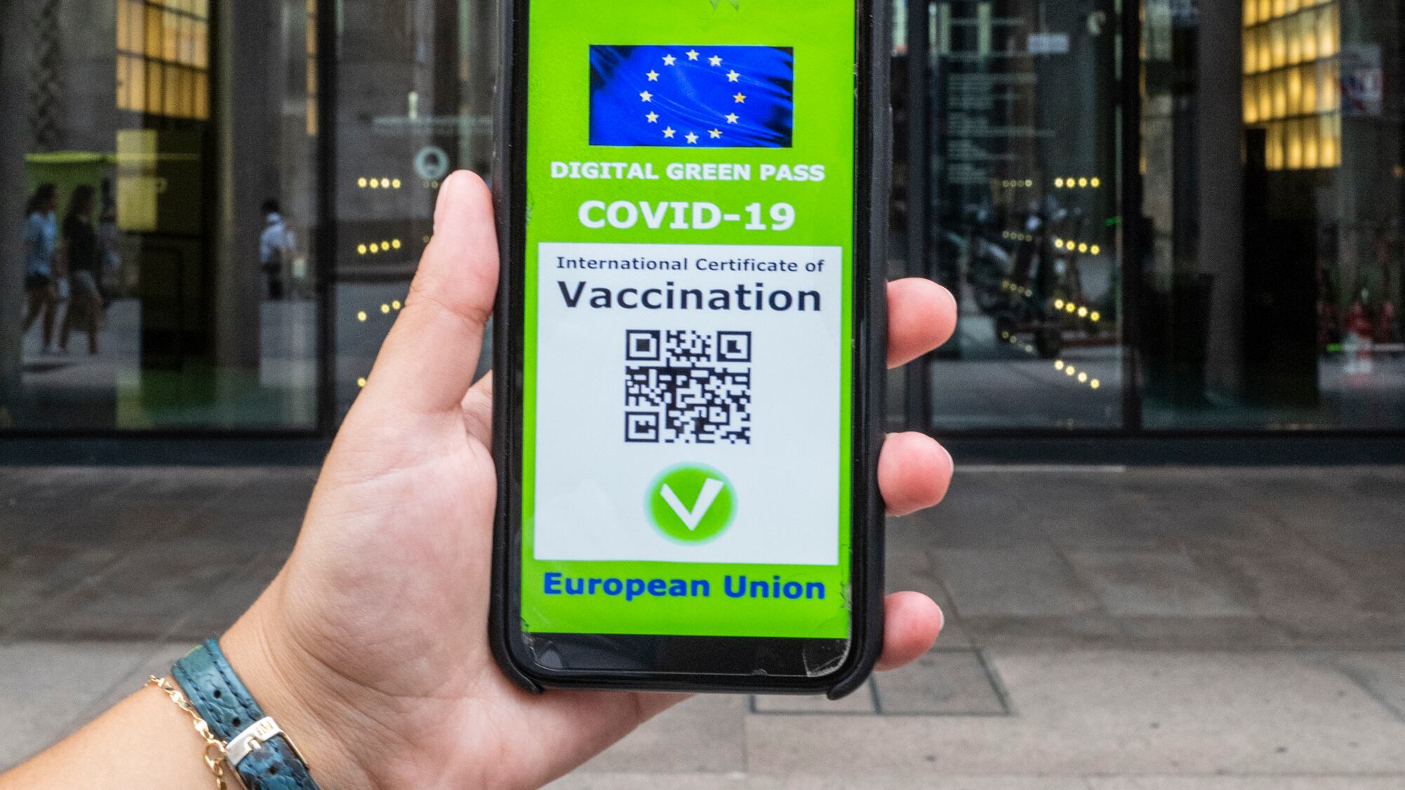 Spunta la truffa del green pass: occhio a questa richiesta
