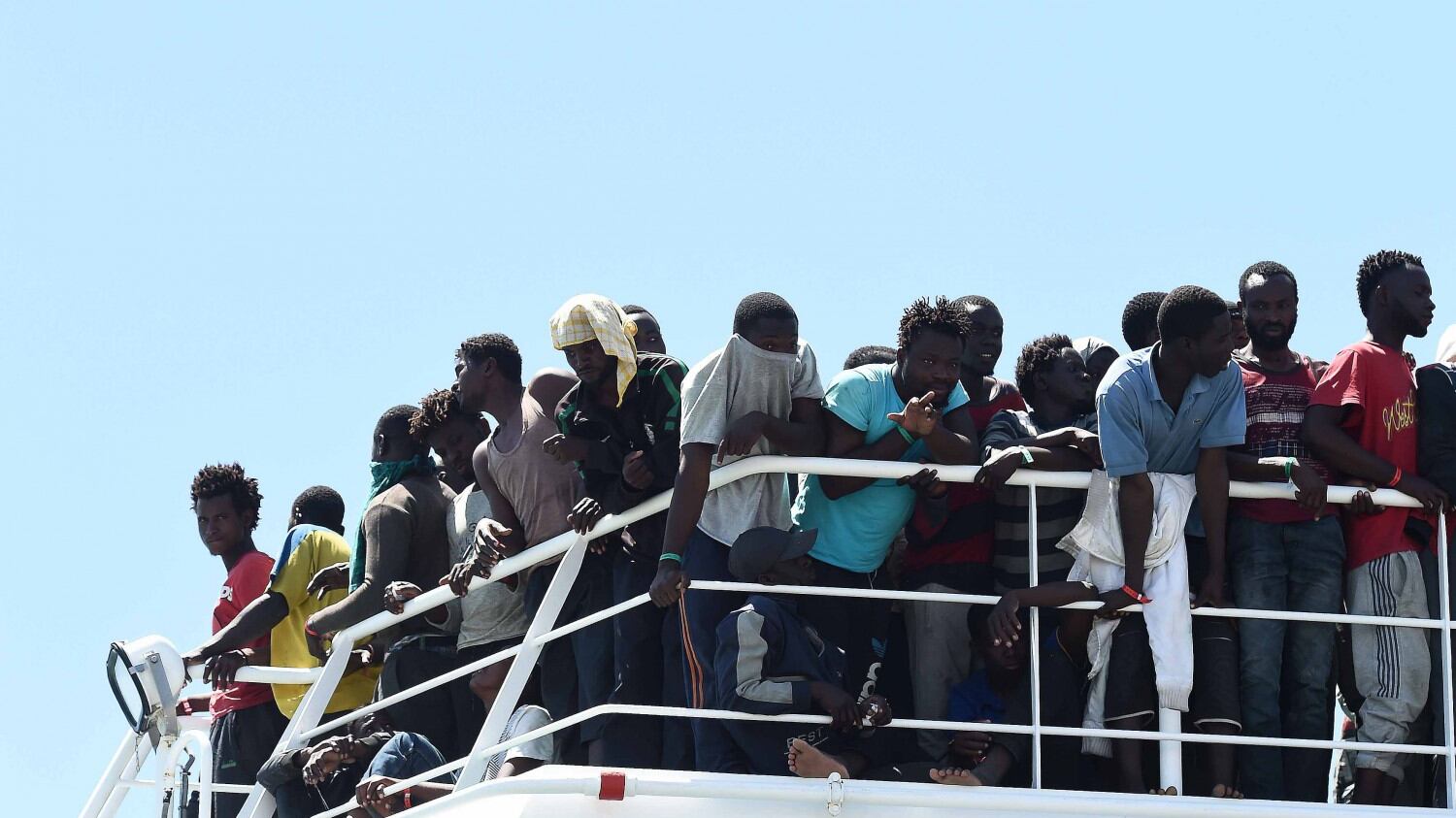 Migranti, il vescovo ungherese: "Dobbiamo aiutarli a casa loro"