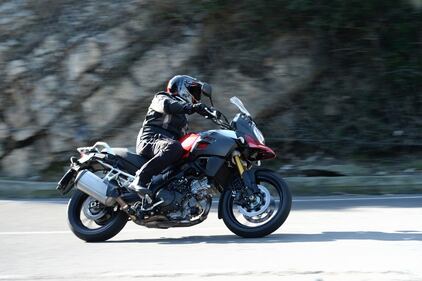 Test moto: Suzuki V-Strom 1000, l’endurona per tutti 11