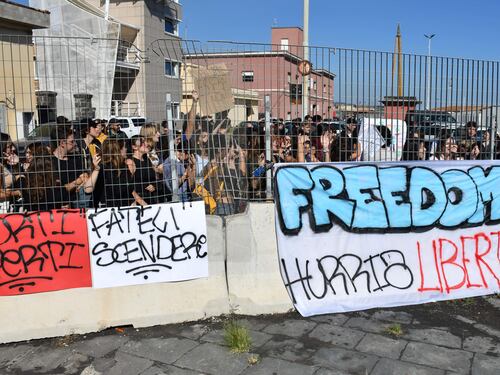 Dai cavilli alle Asl, i giochetti che boicottano la linea dura del nuovo governo