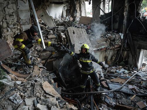 Ancora una notte di terrore in Ucraina: 270 droni e 10 missili su diverse città