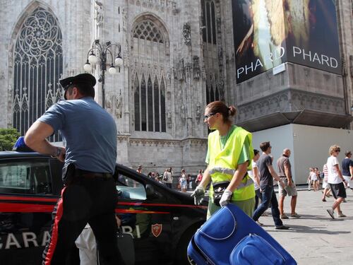 Aler, due ascensori in tilt: disabili in braccio ai poliziotti