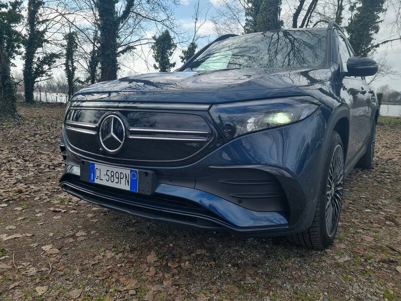 Mercedes-Benz EQB, le foto del suv elettrico: guarda la gallery 4