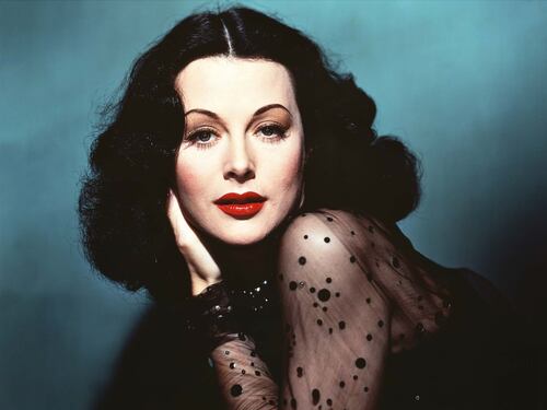 Buon compleanno Hedy Lamarr. Chi è l'attrice che inventò il Wi-Fi