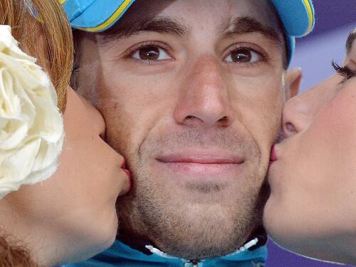 Nibali da leggenda domina le Tre Cime nella tormenta