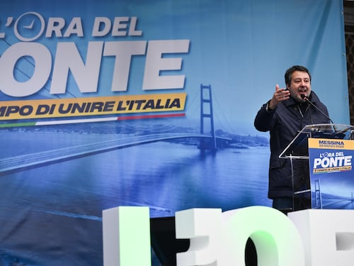 Salvini: "Si chiamerà Ponte della pace"