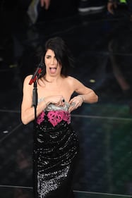 Sanremo, la mossa sexi di Giorgia per non perdere l'abito 5