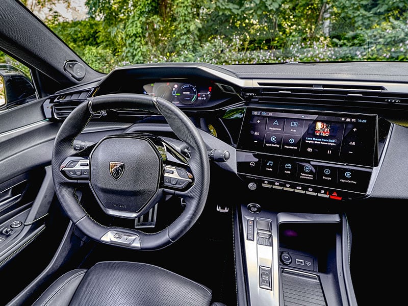 Peugeot 408, le 10 cose da sapere