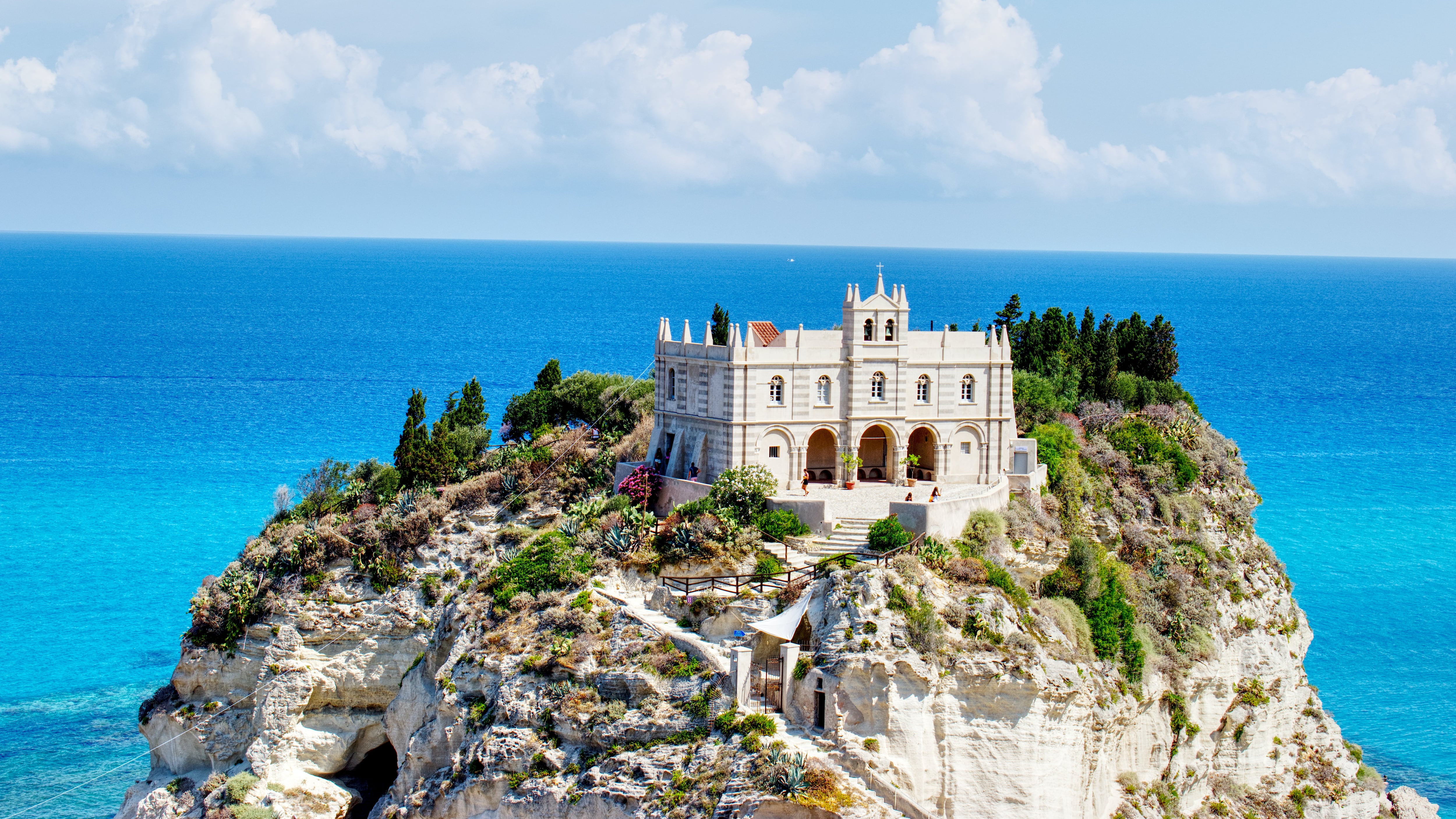 Santi, pirati e miti: Tropea tra storia e leggenda