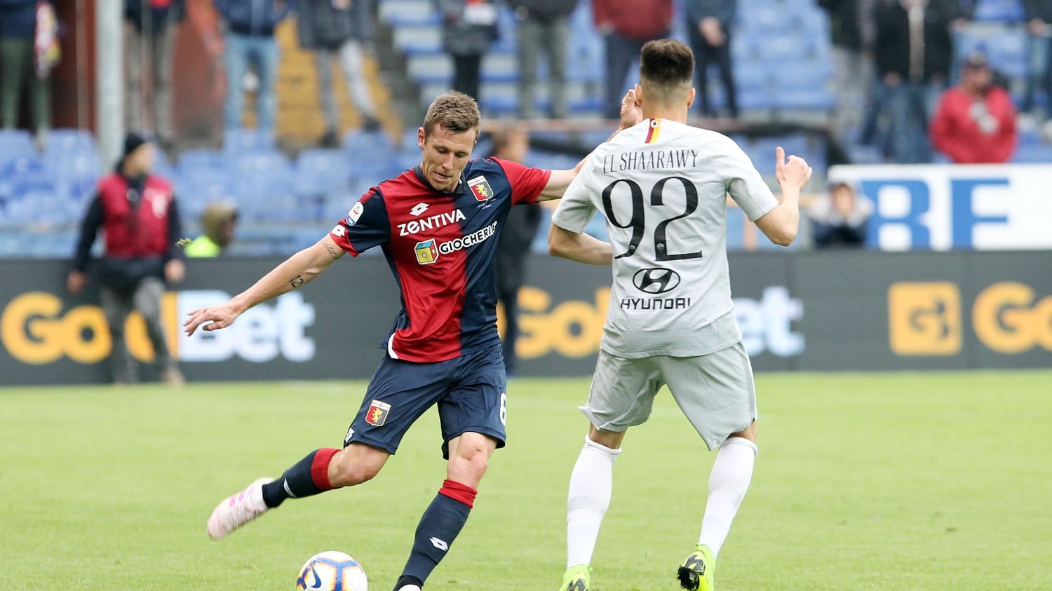 La Roma si fa beffare dal Genoa: finisce 1-1 a Marassi. Champions più lontana