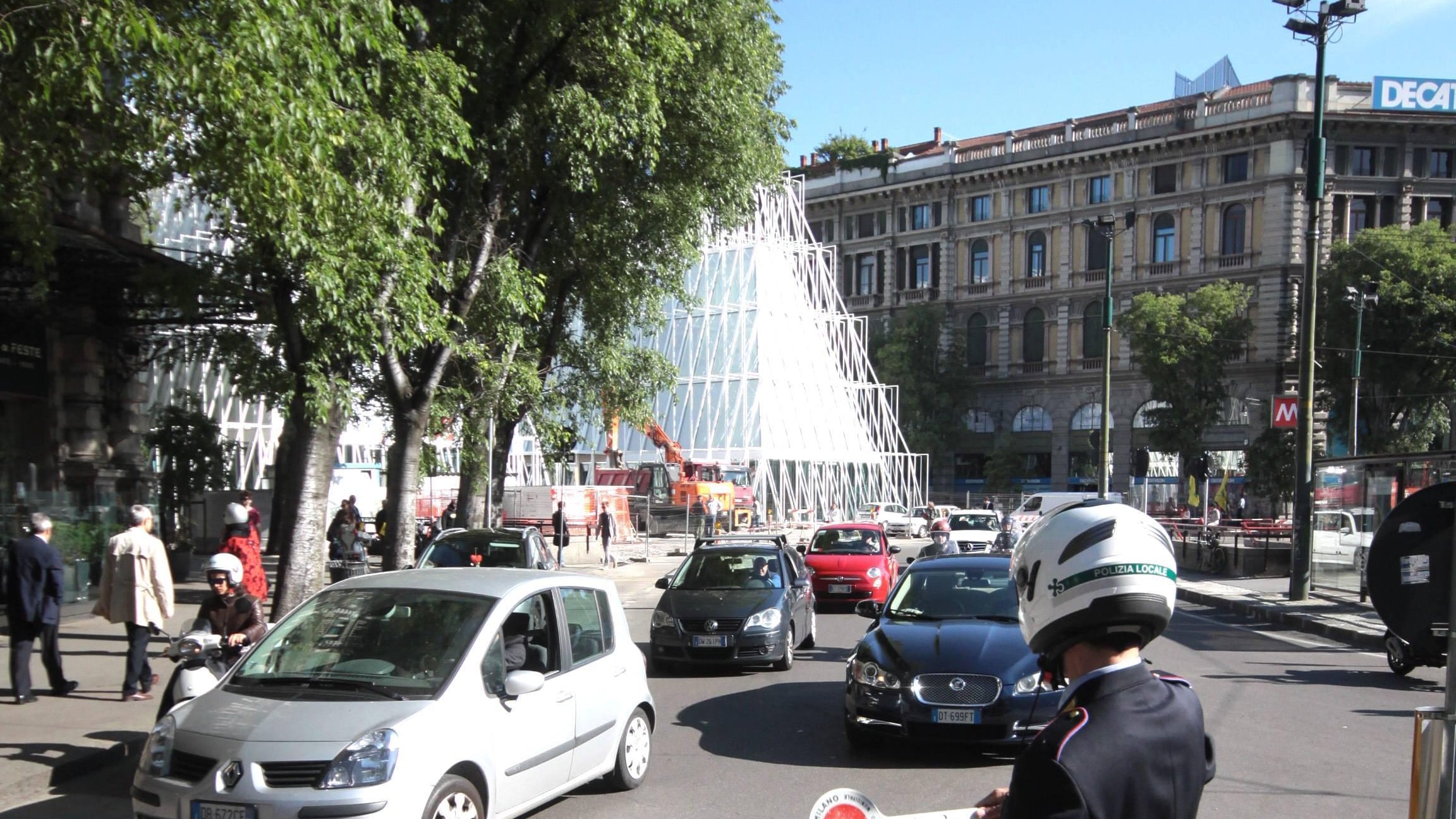 Castello, esordio con la «scorta»