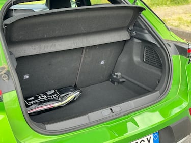 Opel Mokka-e 2024: guarda la gallery del rivisto SUV elettrico, ora con più autonomia 14