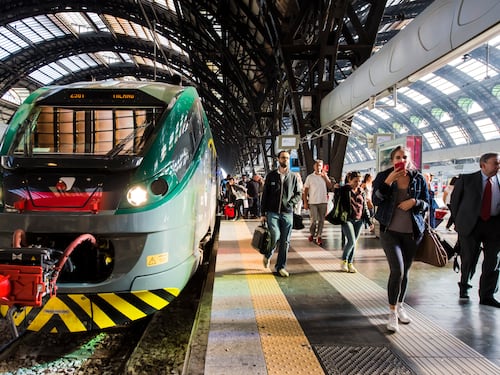Milano, l'annuncio sul treno: "Zingari scendete, avete rotto"