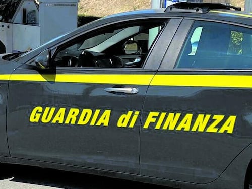 Carburanti “annacquati”, stretta antifrode della Finanza