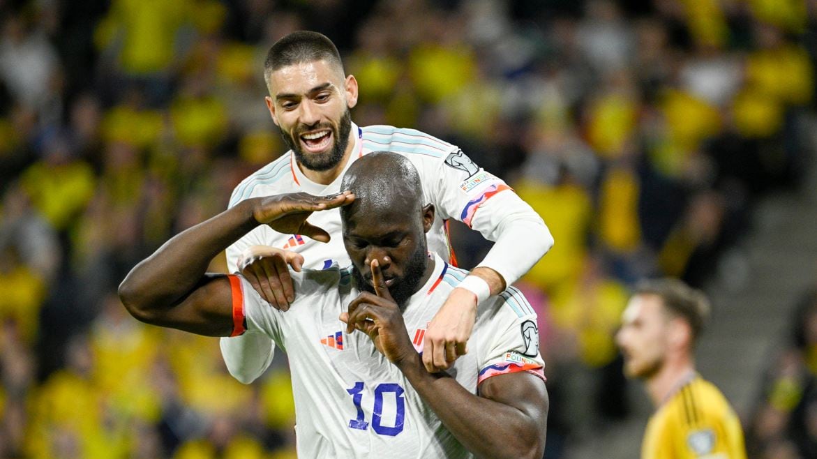 Lukaku, tripletta a casa di Ibra (con esultanza polemica). L'Inter spera nella rinascita