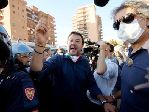 Nella polveriera di Mondragone. Tensione dei centri sociali per l'arrivo di Salvini