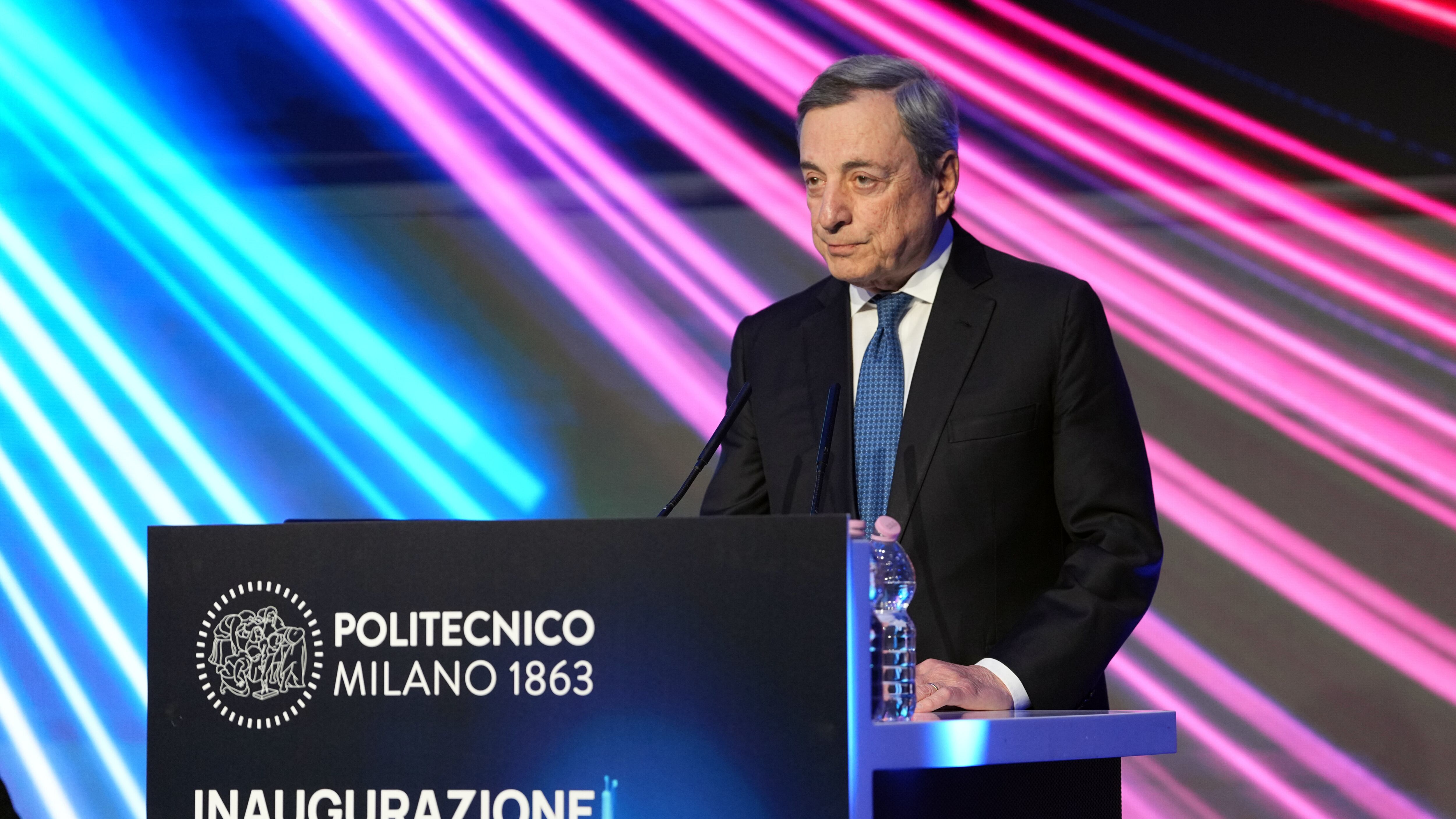 Draghi: "Cortocircuito IA, rischiamo la stagnazione"