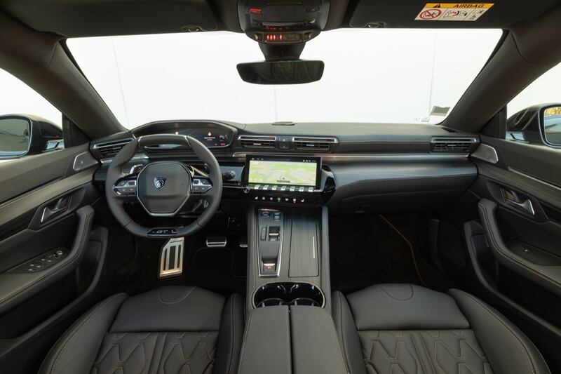 Nuova Peugeot 508 2023: guarda le foto 18