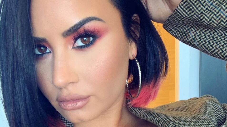 Demi Lovato vuole baciare Rihanna