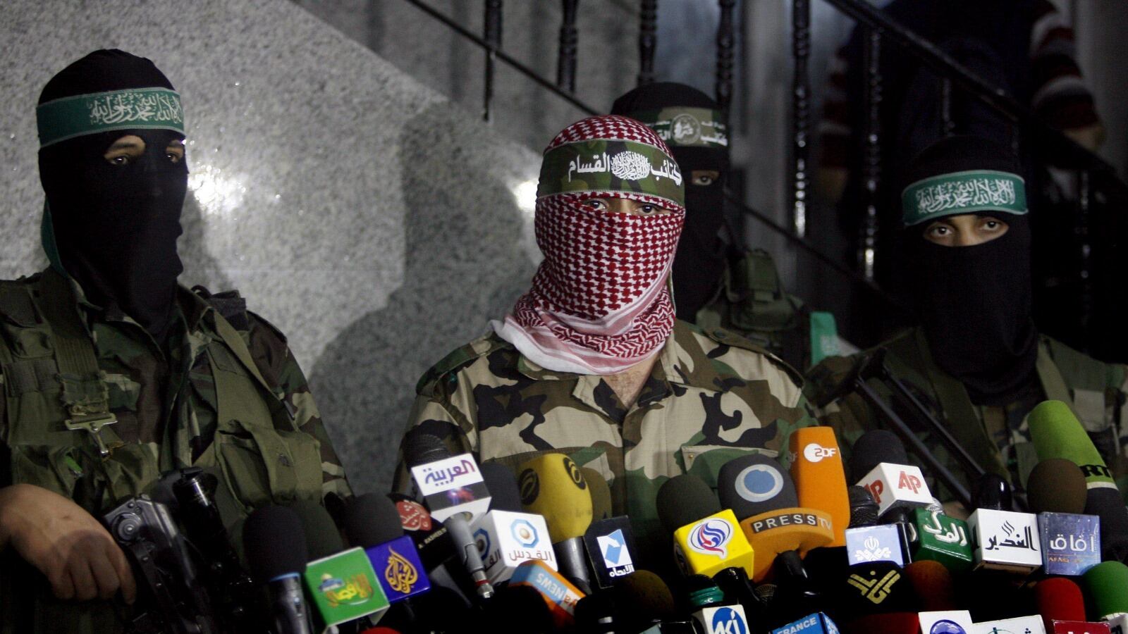 Abbattuto il portavoce mascherato di Hamas: colpito il simbolo della propaganda jihadista