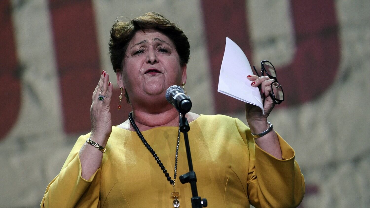 Bellanova: "Via il reddito di cittadinanza e ridiscutiamo Quota 100"