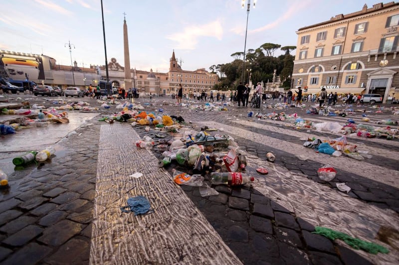 Vandalizzata Piazza del Popolo dai tifosi spagnoli del Betis Siviglia 3