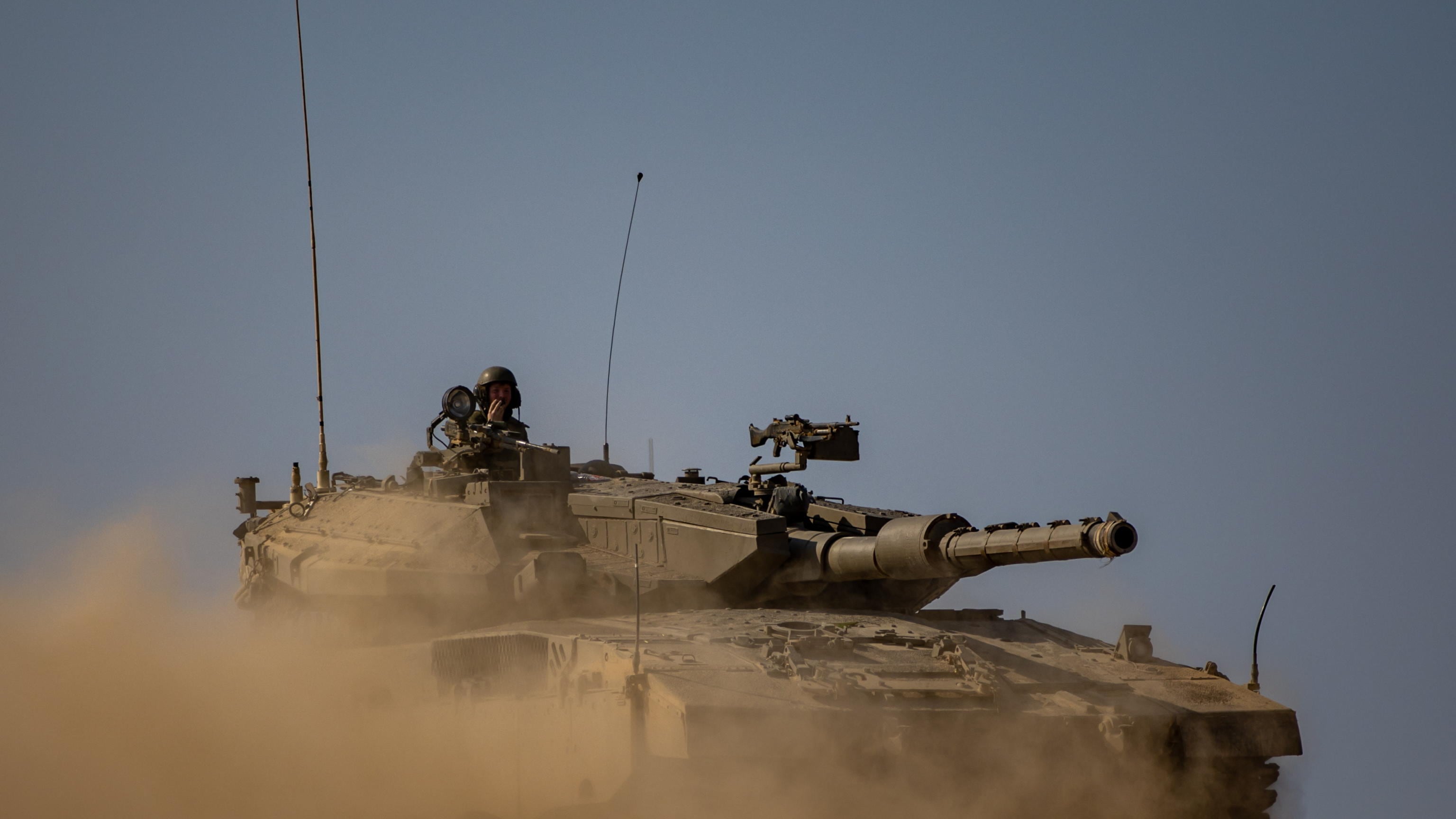 Due settimane di fuoco per distruggere i tunnel. Così con i blindati Namer Israele può farcela