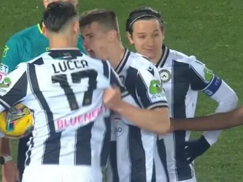 Lucca "ruba" il rigore a Thauvin: segna e viene sostituito. Caos in Lecce-Udinese