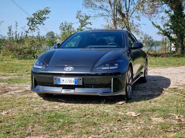 Hyundai Ioniq 6: guarda la gallery della berlina elettrica da oltre 500 km 3