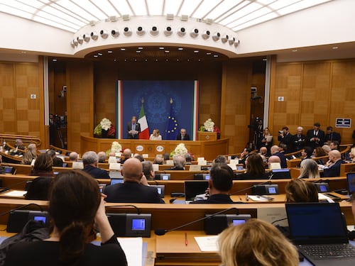 "La sfida è tagliare le tasse al ceto medio. Un milione di posti: il Cav sarebbe fiero"
