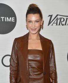 Bella Hadid provocante al mare 4