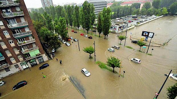 Seveso, la piena ora fa paura e da Roma piovono promesse
