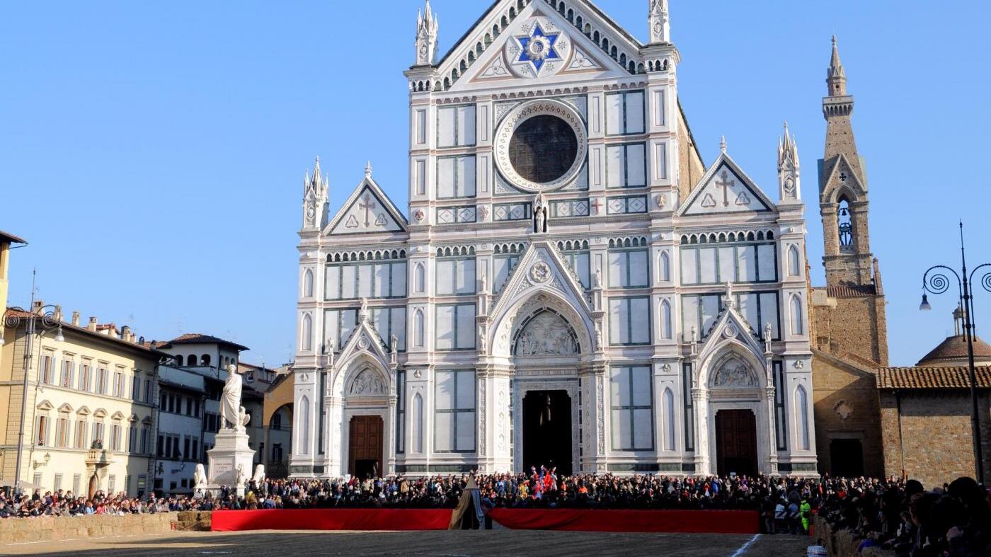 Santa Croce, crollo in basilica. A Firenze muore un turista