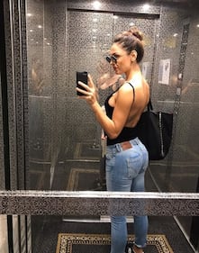 Anna Tatangelo sexy a letto 5