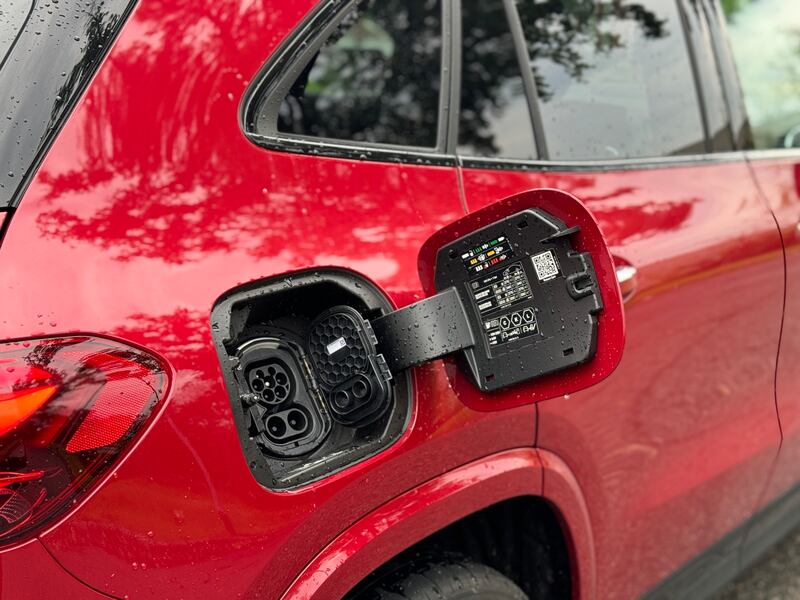Mercedes EQA 300 4Matic: guarda la gallery del crossover elettrico premium 12