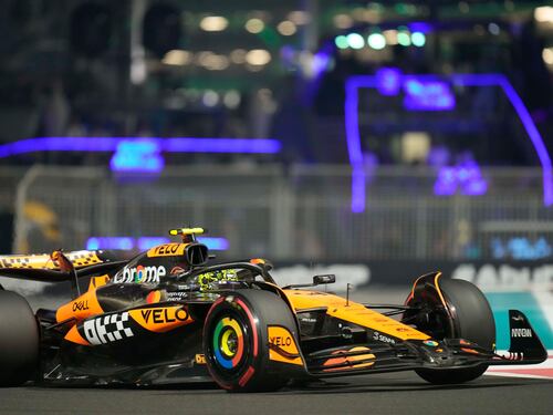 F1, Sainz e Leclerc sul podio non bastano. La McLaren vince il titolo costruttori ad Abu Dhabi