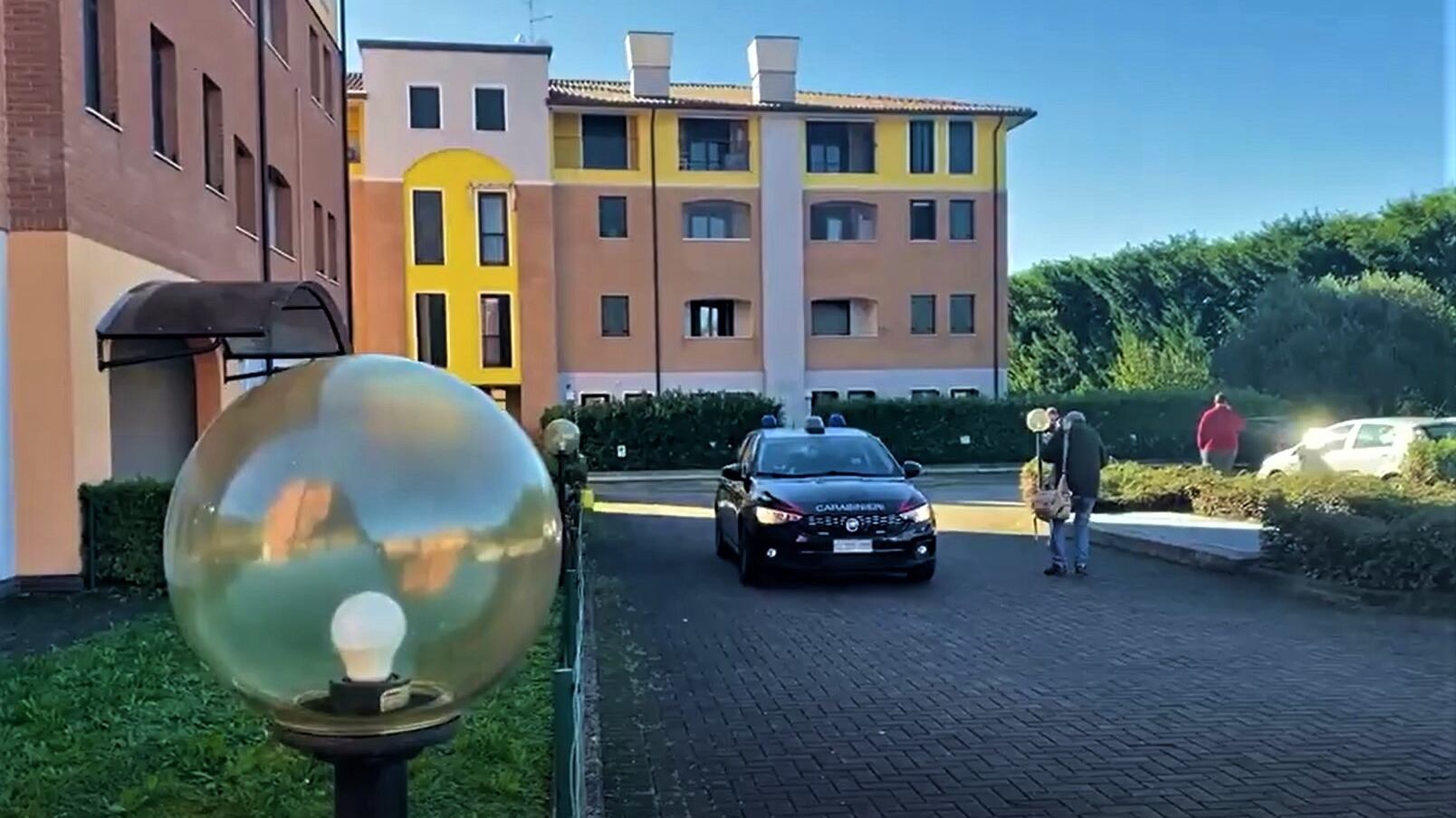 Picchia la moglie a colpi di mattarello: nordafricano in manette