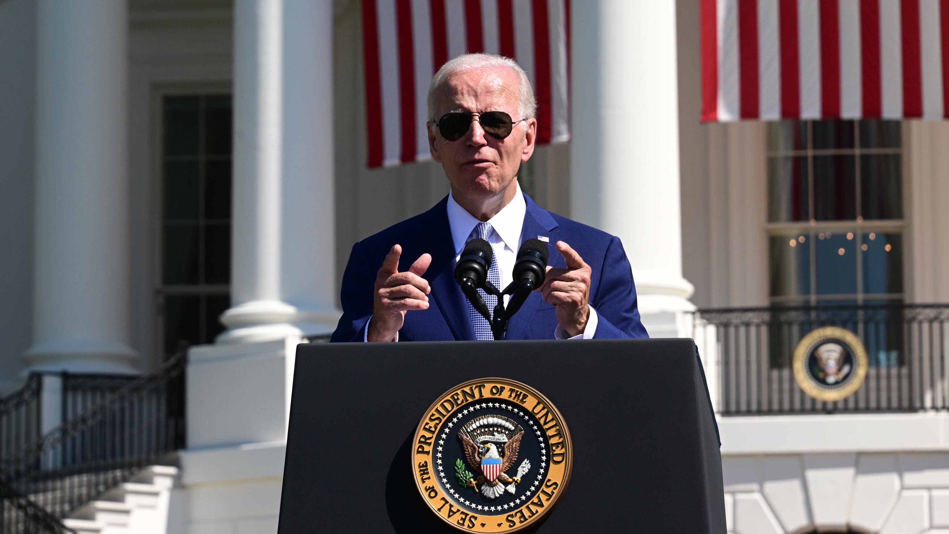 La guerra dei chip continua. Biden li porta in Usa e irrita la Cina
