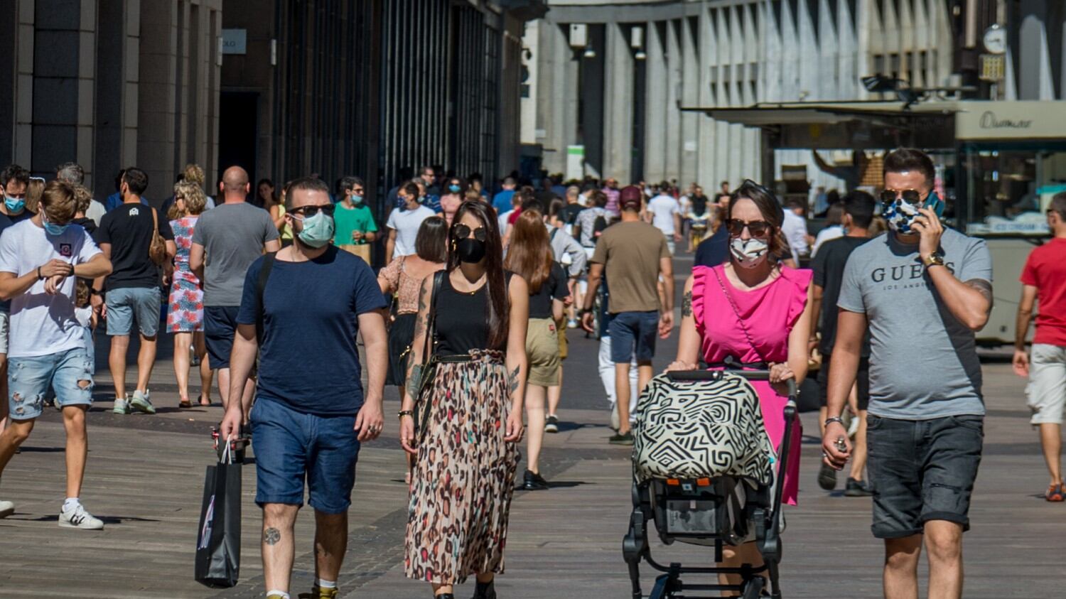 Un "effetto vacanze" sul Covid che fa salire di nuovo i contagi