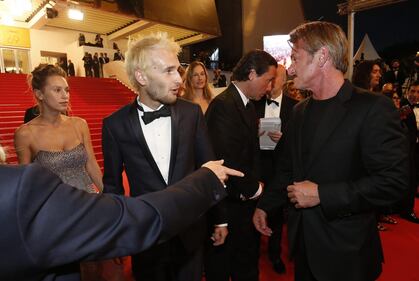 La figlia di Sean Penn gli ruba la scena a Cannes 23
