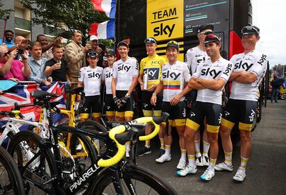 Tour de France, le foto con dedica della Pinarello di Froome 18