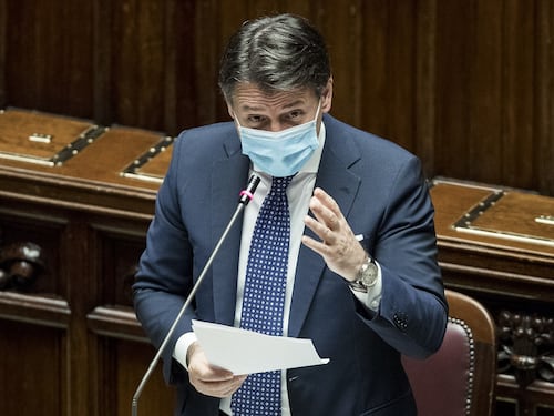 L'out aut del Cts: zone rosse mirate e Regioni blindate